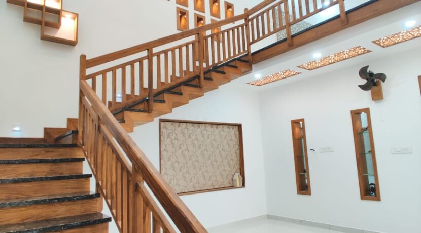 048ee51b-0d2a-42f5-976a-5c5f7a95f45b