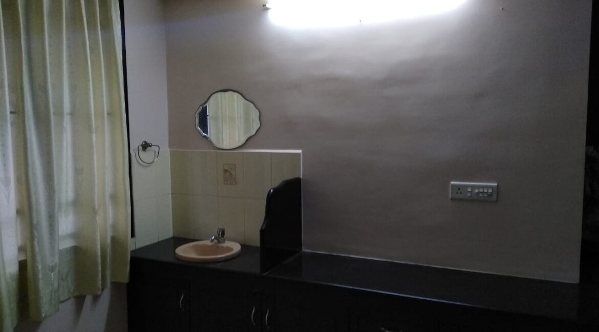 Dining_Wash_Area_&_Cutlery_Shelf